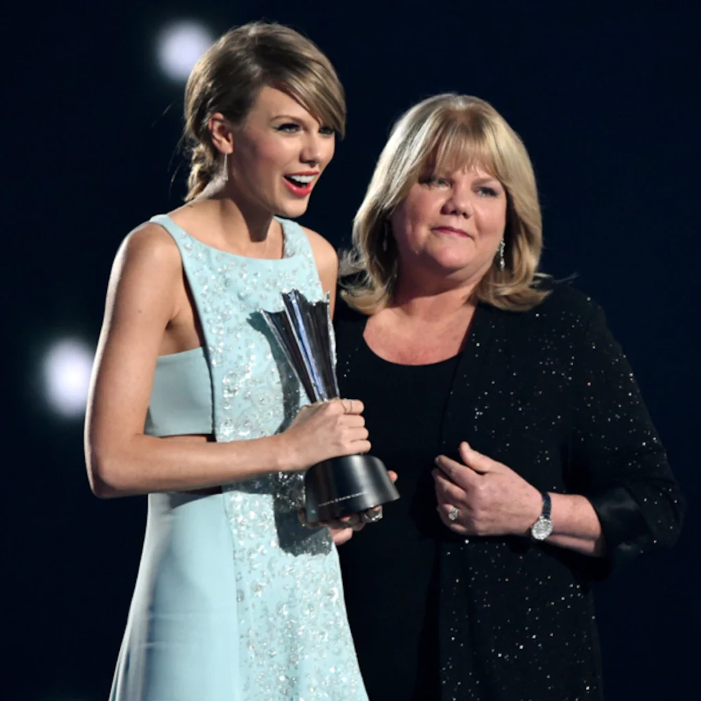 taylor swift and mom